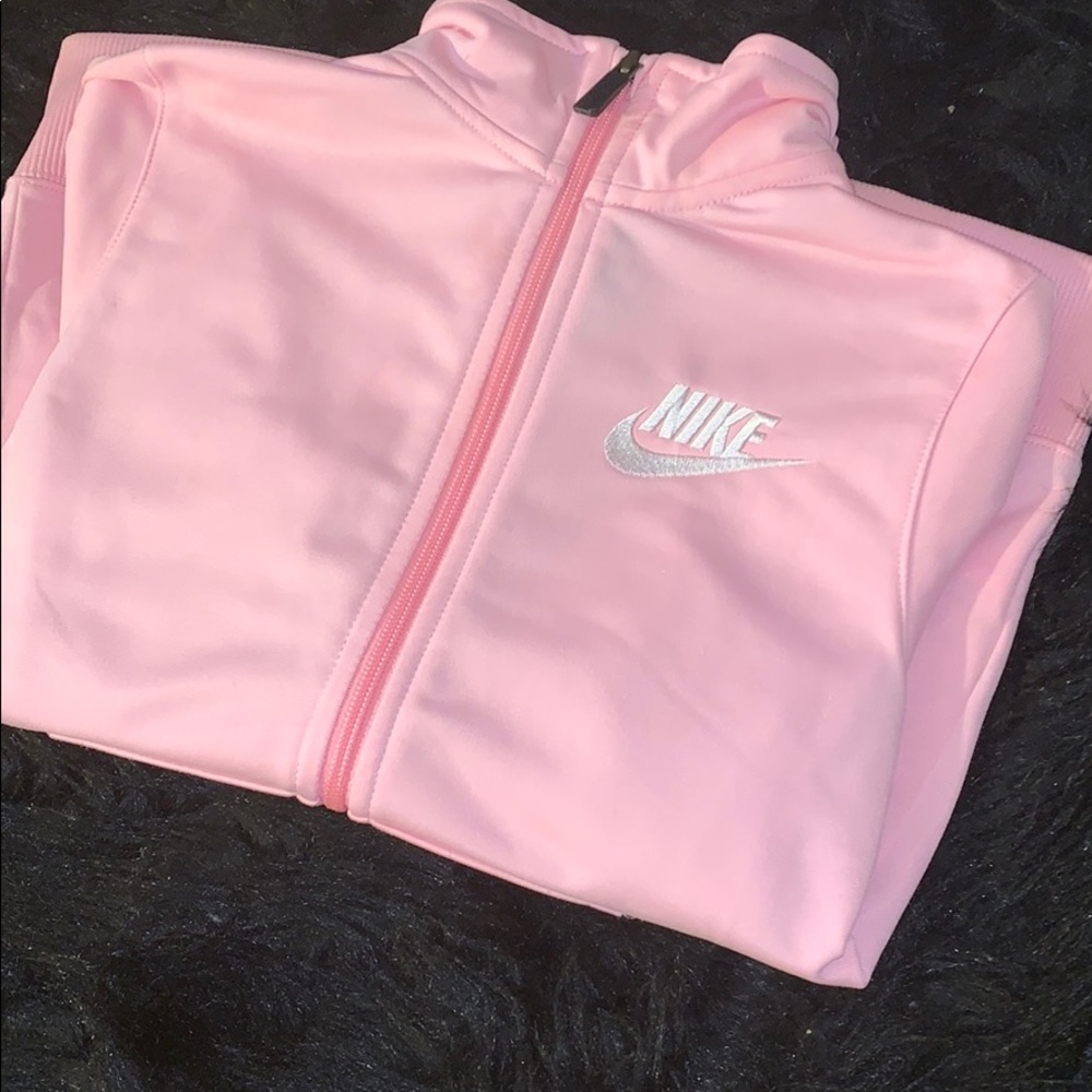 Pink nike jacket💕 #styledbydayy